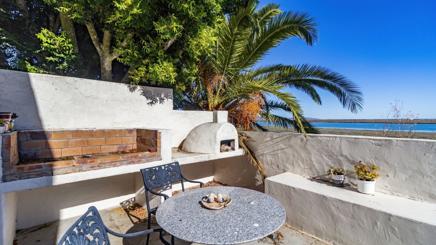 To Let 3 Bedroom Property for Rent in Port Owen Western Cape